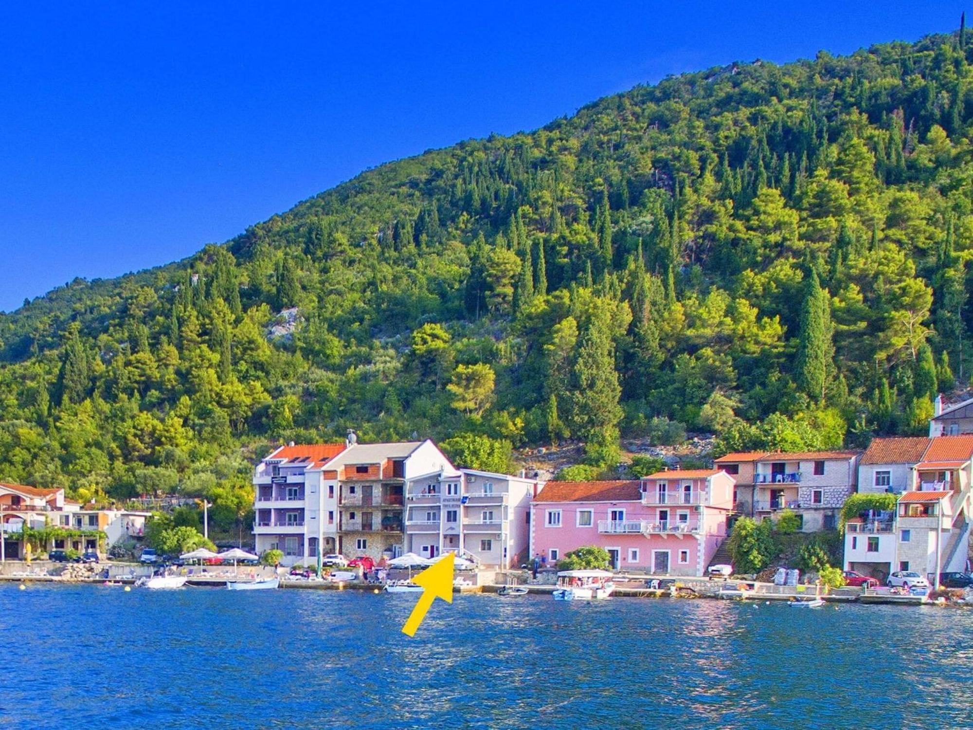 Tiho & Jelena - With Balcony And Sea View Fureal Apartment